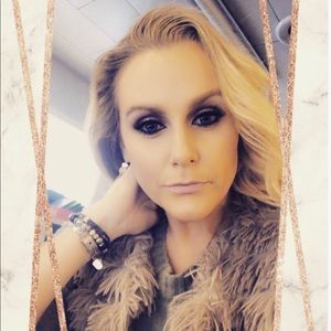 Meet your Posher, April